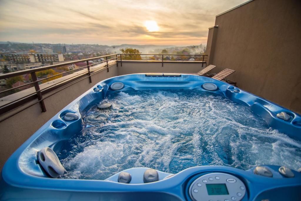 Апарт-отели The Aviator Apartment - Jacuzzi & Panoramic View Клуж-Напока-34