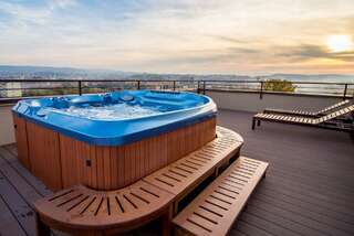 Апарт-отели The Aviator Apartment - Jacuzzi & Panoramic View Клуж-Напока Апартаменты Делюкс-26